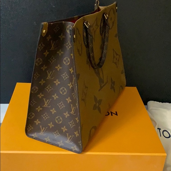 Louis Vuitton Onthego Reverse Monogram - Pre-Fall Edition with Monogram Straps - Picture 6 of 13